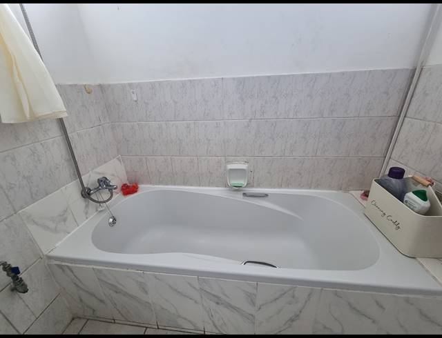 2 BEDROOM APARTMENT FOR SALE IN FAIRVIEW